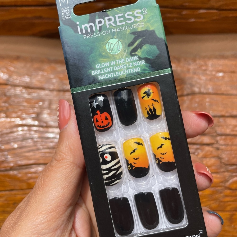 Impress Halloween Glow in the Dark Press On Nails NEW